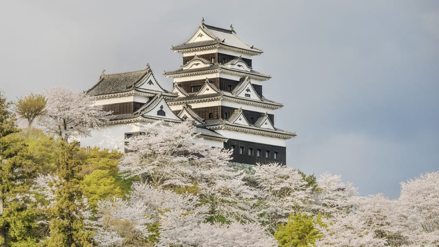 A new Japanese hotel to live like a medieval lord in a real castle keep--KELOPA